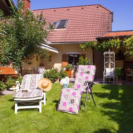 Ferienwohnungen Soravia Gamlitz Exterior photo