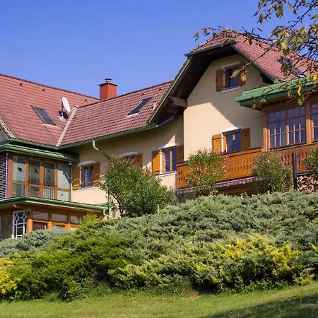 Ferienwohnungen Soravia Gamlitz Exterior photo